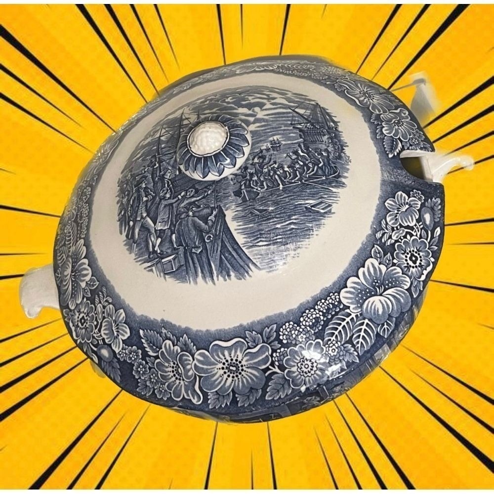 Liberty Blue Staffordshire
Tureen‎